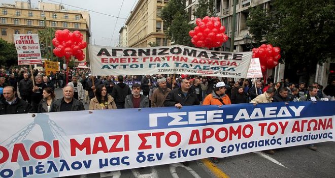 YUNANİSTAN'DA GREV HAYATI FELÇ ETTİ