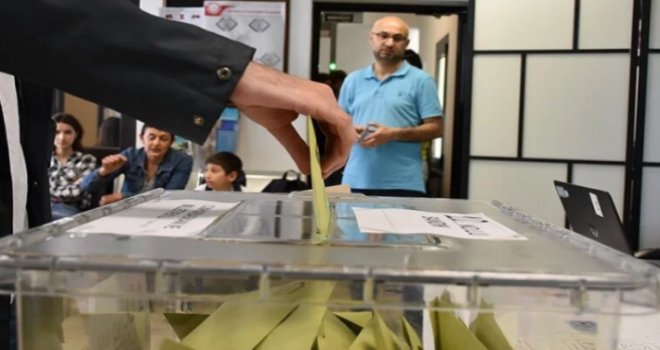 Yurt dışı ve gümrüklerde kullanılan oy sayısı 1 milyon 763 bini aştı