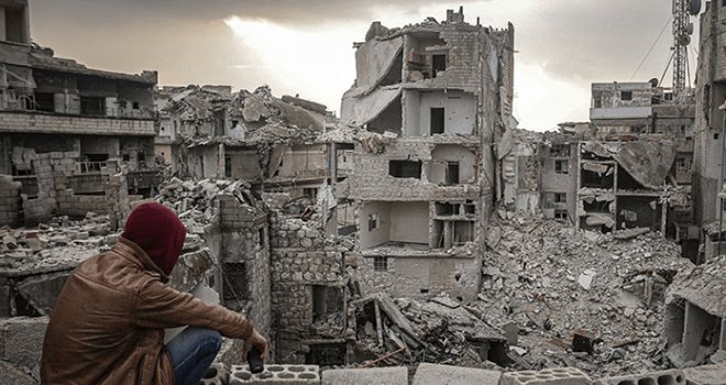Yüz binlerce insan yakınlarını arıyor