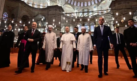 Papa 14. Leo, Sultanahmet Camii'ni ziyaret etti