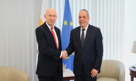 İngiltere Savunma Bakanı John Healey Güney Kıbrıs’ta