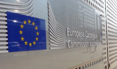 Avrupa Komisyonu'ndan Güney Kıbrıs ve İngiliz üslerine Yeşil Hat uyarısı