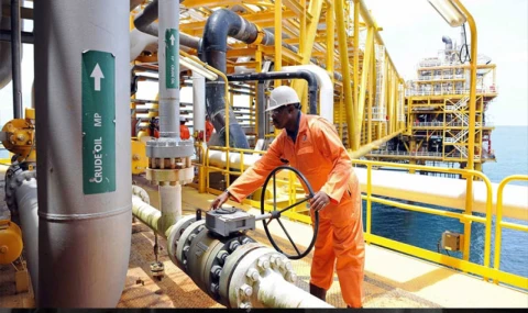 Petrol fiyatları fırladı