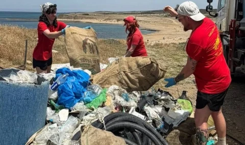 SPOT: Akdeniz Özel Çevre Koruma Bölgesi'nde 500 metrelik sahilden 1 tondan fazla plastik atık toplandı