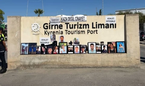 Filo faciasında acılı ailelerden Girne Limanı’nda “Adalet istiyoruz” çağrısı