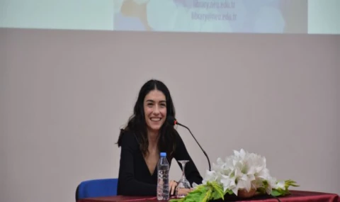 Hazar Ergüçlü’ye En İyi Kadın Oyuncu Ödülü